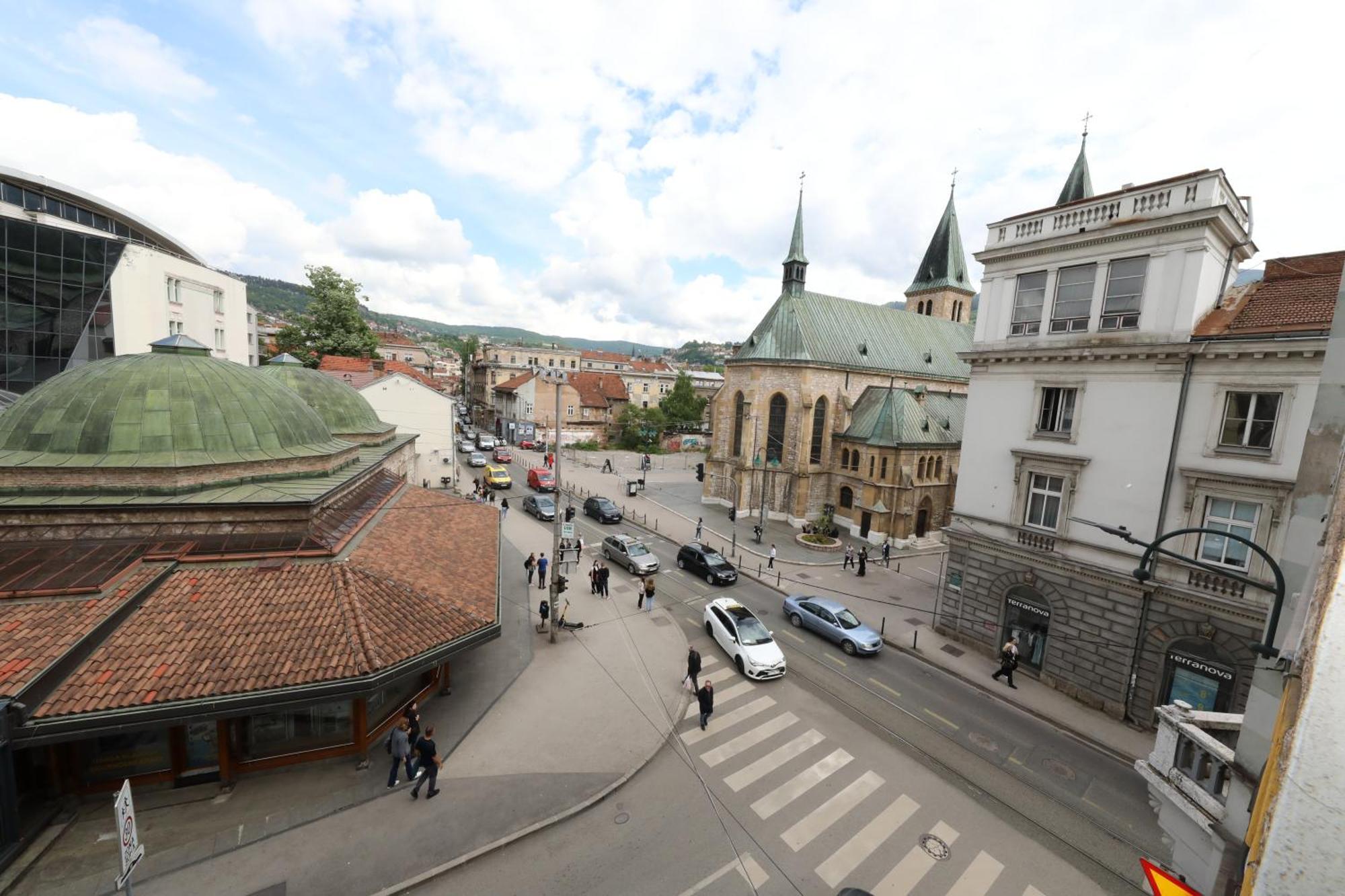 Historijski Luksuz U Starom Gradu, Garage Parking サラエヴォ エクステリア 写真