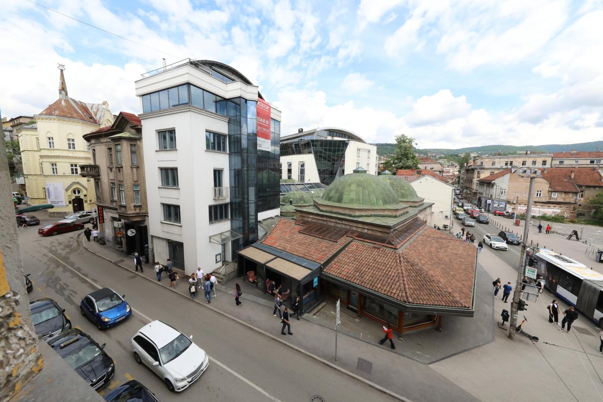 Historijski Luksuz U Starom Gradu, Garage Parking サラエヴォ エクステリア 写真